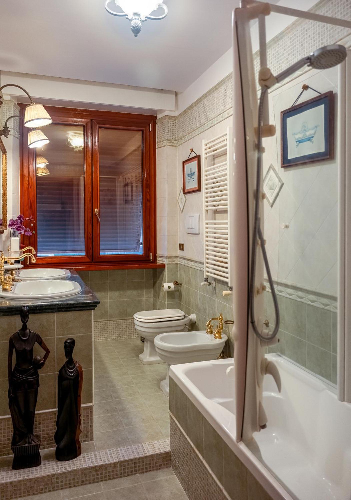 Regal House Roma Navigatori 23 Hotel Екстериор снимка