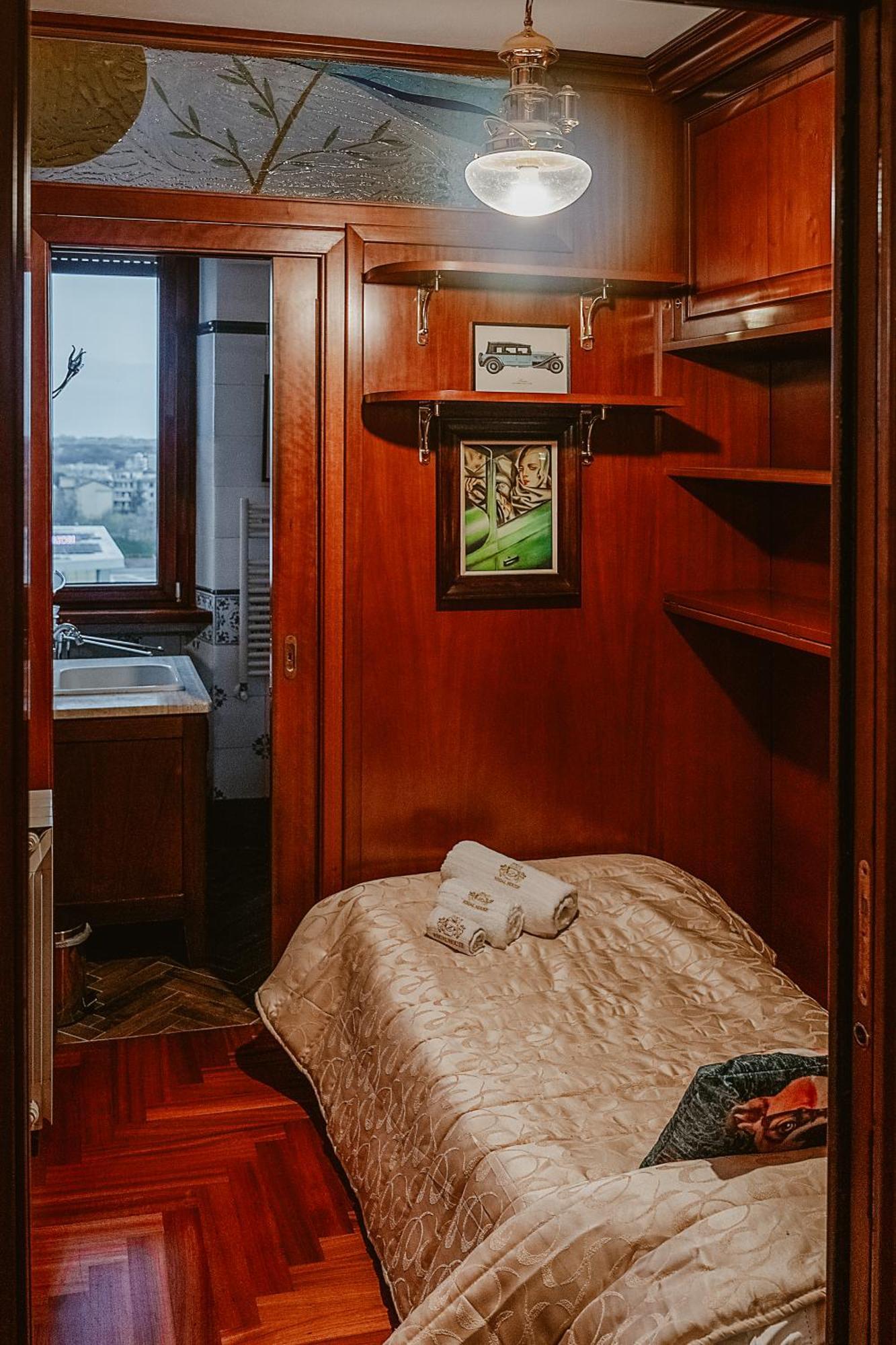 Regal House Roma Navigatori 23 Hotel Екстериор снимка