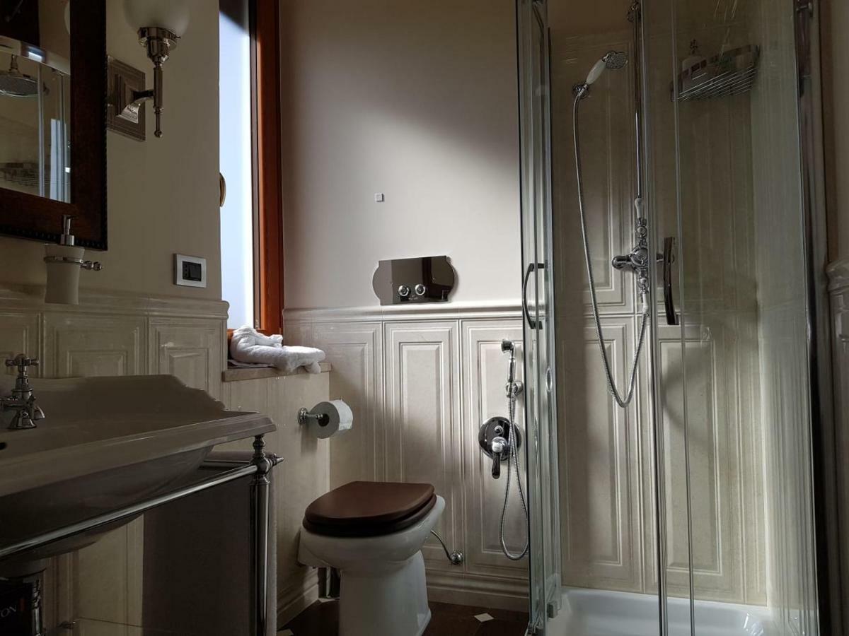 Regal House Roma Navigatori 23 Hotel Екстериор снимка